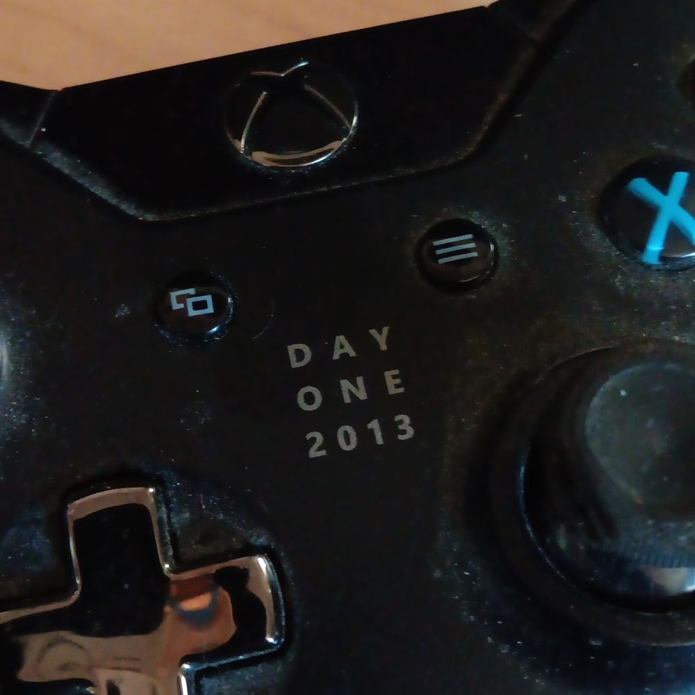 X Box Controller - Picture 3 of 3